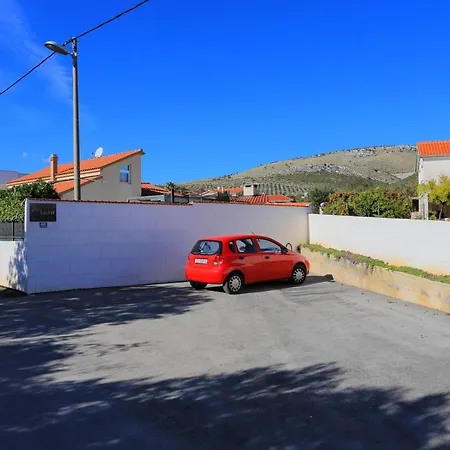 Villa Luxury With A Swimming Pool Plano, - 18490 *