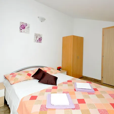 Luxury With A Swimming Pool Plano, - 18490 * Trogir