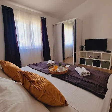 Luxury With A Swimming Pool Plano, - 18490 Villa Trogir